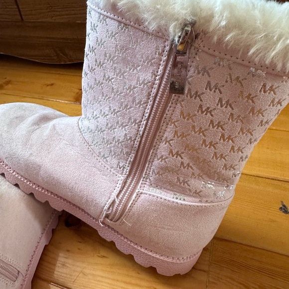 Michael Kors Girls Boots - Picture 5 of 10